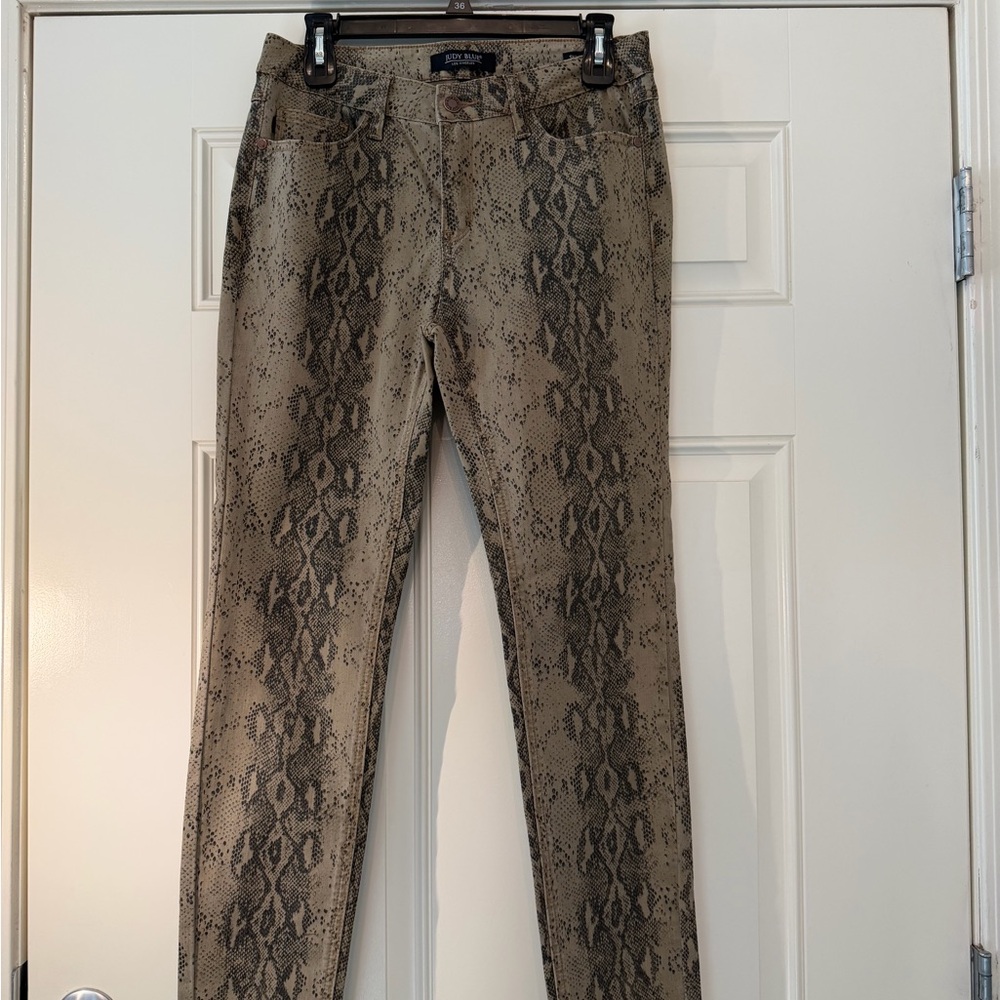 Judy Blue Tan Snake Print Skinny Jeans 9/29